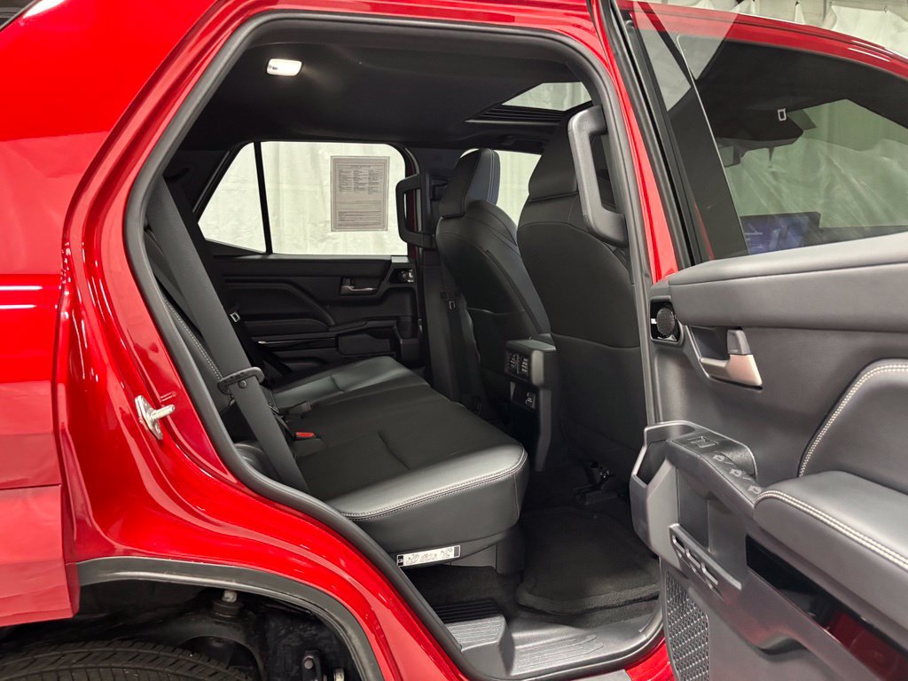Used 2025 Toyota 4Runner Limited AWD/4WD image 51