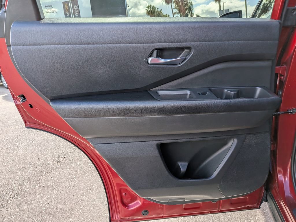 Used 2022 Nissan Pathfinder SV w/ SV Black Package image 25