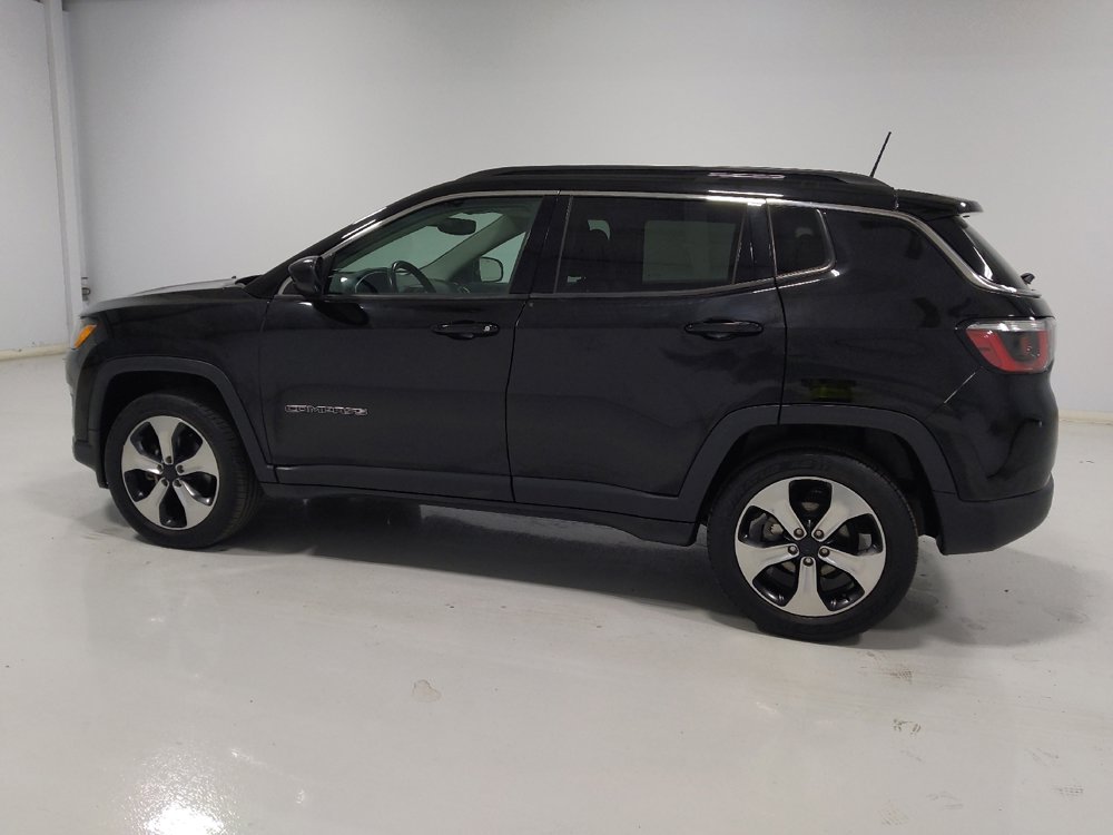 Used 2018 Jeep Compass Latitude w/ Popular Equipment Group AWD/4WD image 3