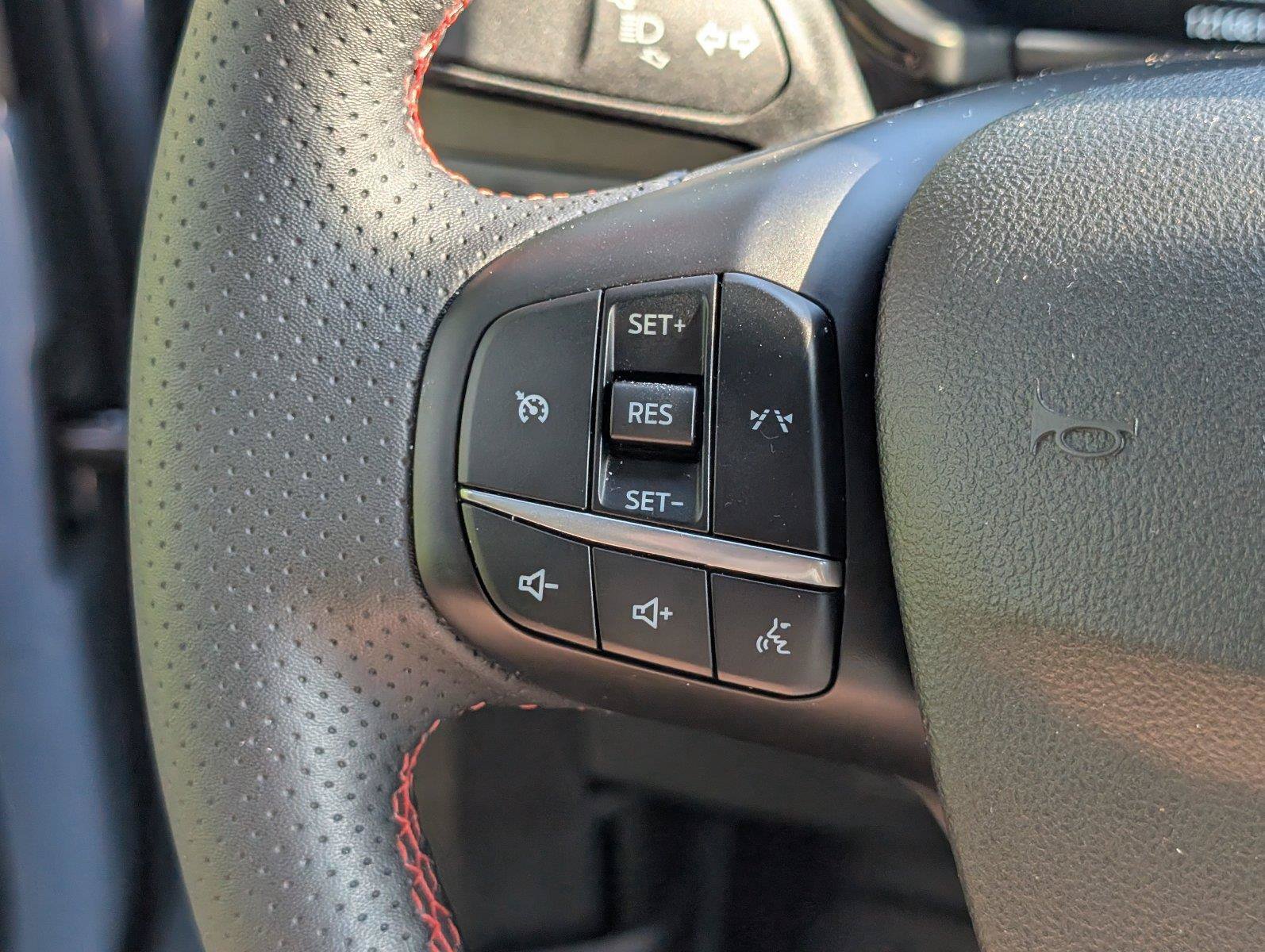 Used 2024 Ford Escape ST-Line w/ Cold Weather Package FWD image 30