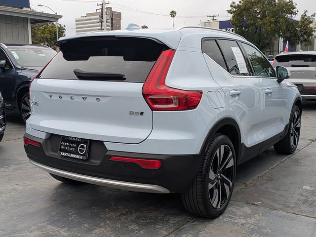 Certified 2025 Volvo XC40 B5 Plus w/ Climate Package AWD/4WD image 2
