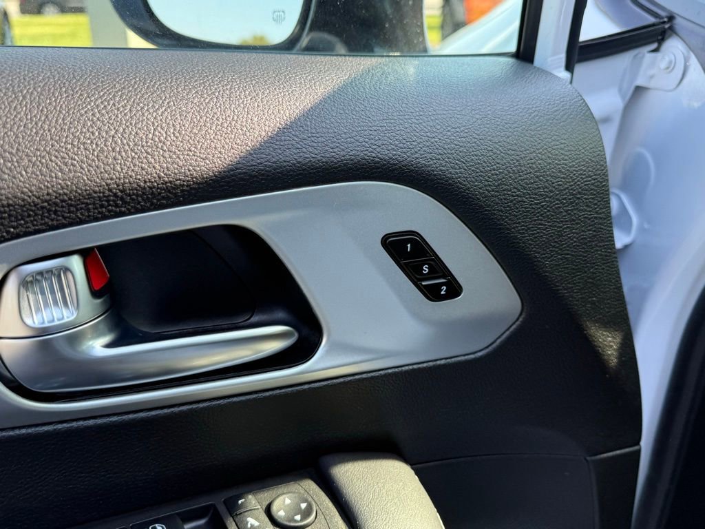 New 2025 Chrysler Pacifica Limited image 16
