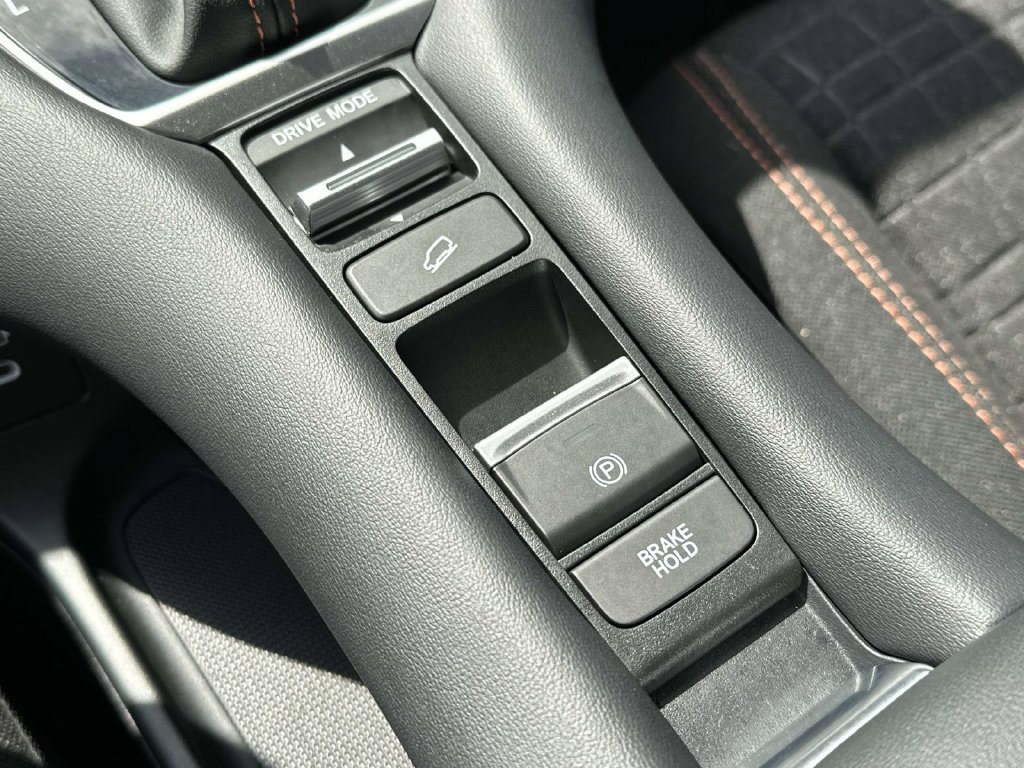 Certified 2025 Honda HR-V Sport image 27