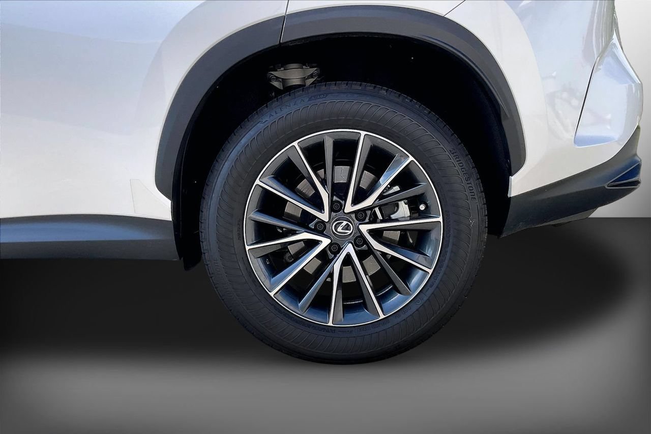 Used 2025 Lexus NX 250 FWD w/ Towing Package (2000 Lbs) image 36
