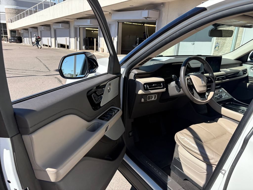 Used 2020 Lincoln Aviator Reserve w/ Equipment Group 202A AWD/4WD image 15