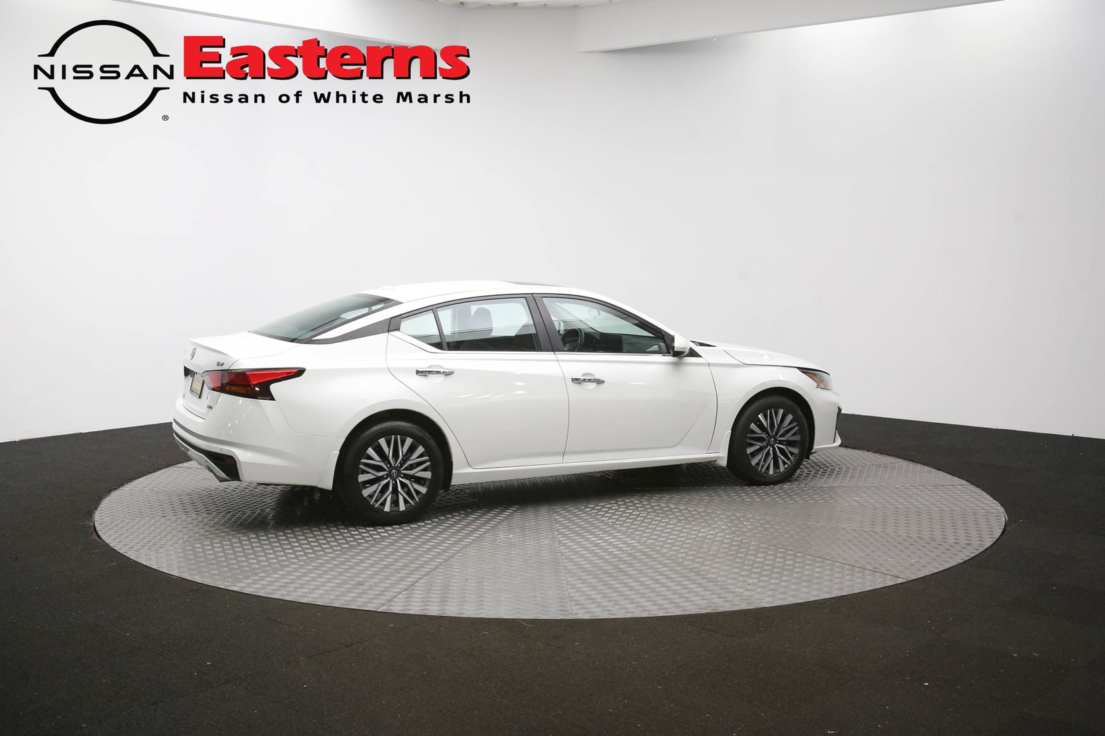 Used 2024 Nissan Altima 2.5 SV w/ SV Premium Package AWD/4WD image 42