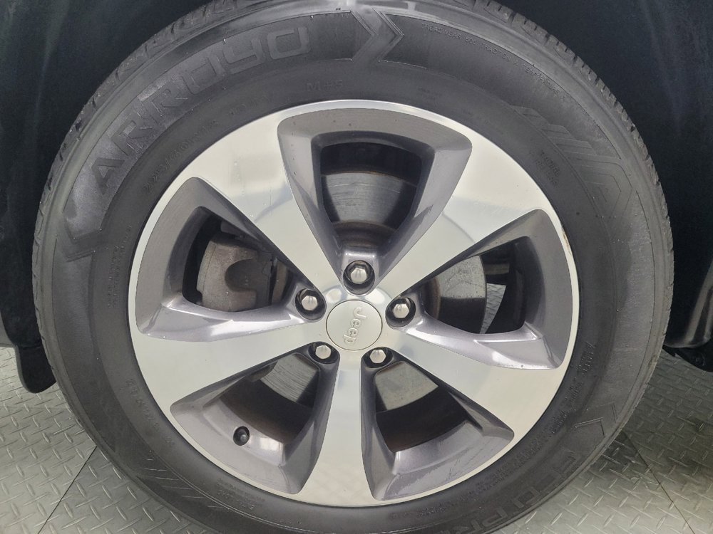 Used 2019 Jeep Cherokee Limited AWD/4WD image 31