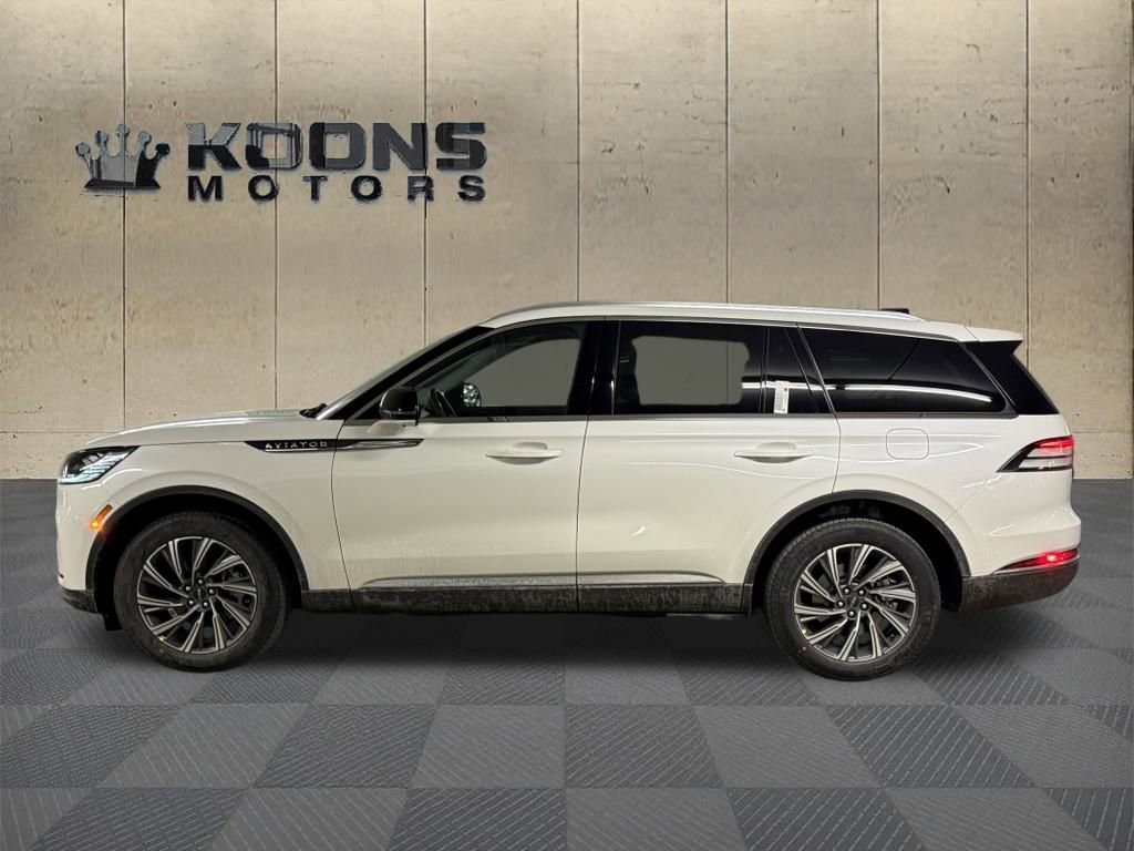 New 2026 Lincoln Aviator AWD image 2