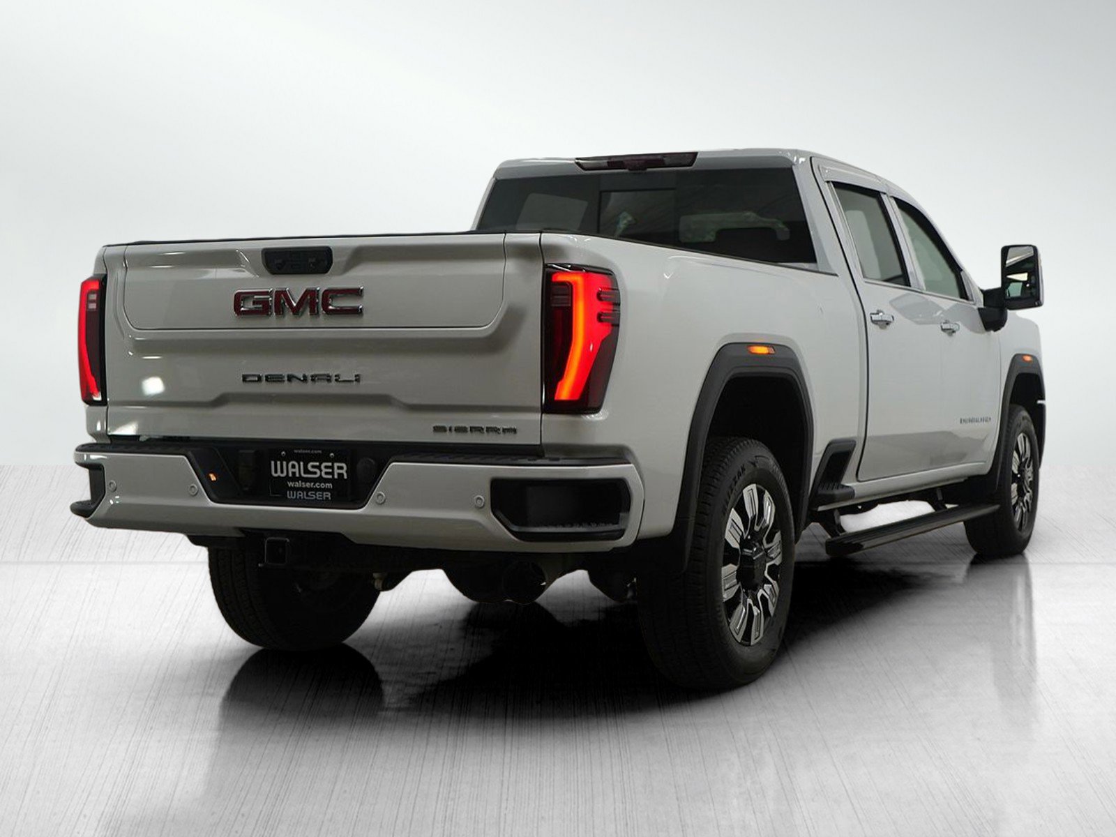 Used 2024 GMC Sierra 2500 Denali w/ Technology Package image 5