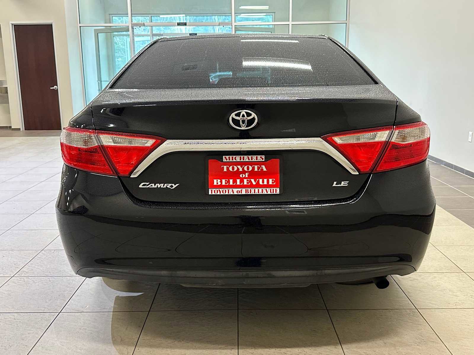 Used 2015 Toyota Camry LE image 5