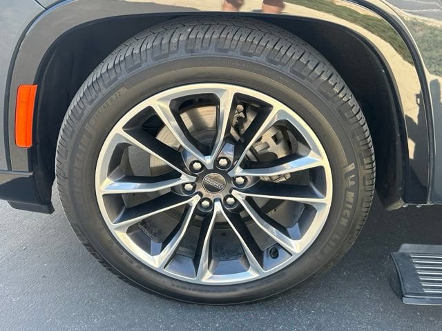Used 2023 Jeep Wagoneer L Series III w/ Premium Group I AWD/4WD image 14