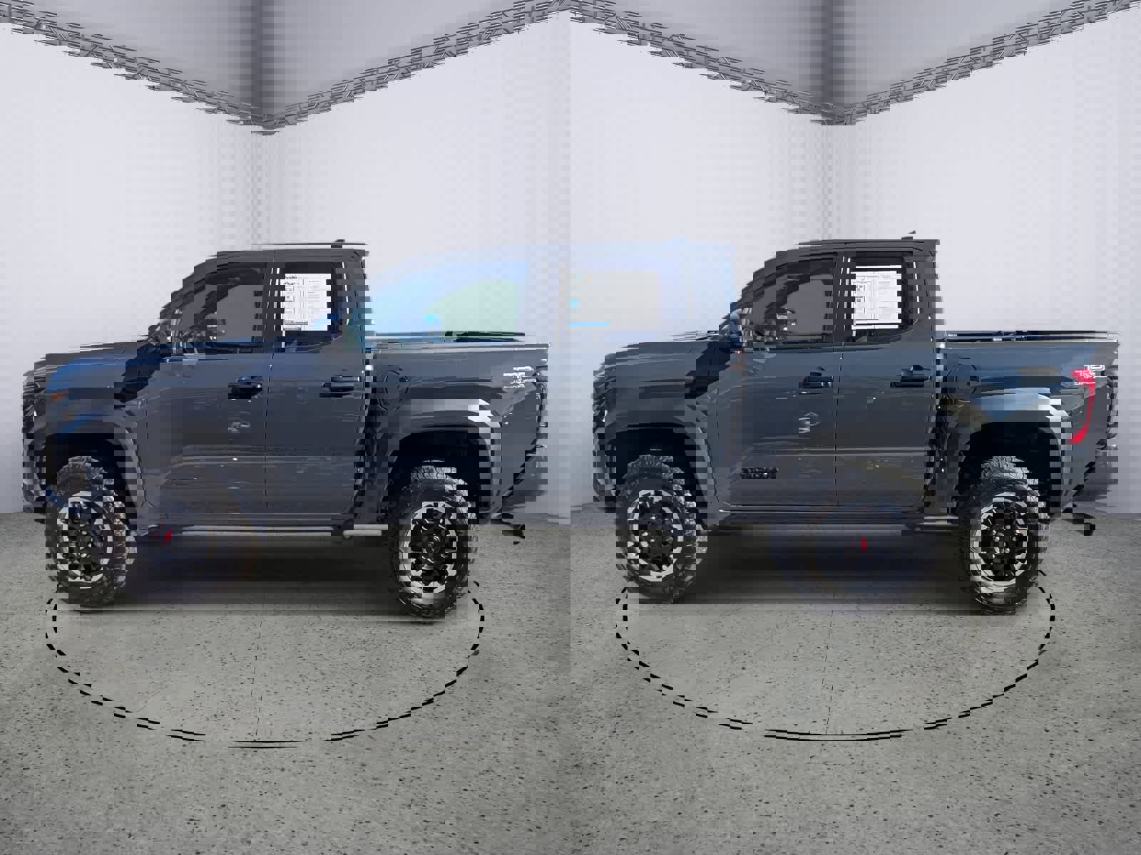 Used 2025 Toyota Tacoma TRD Off-Road image 5