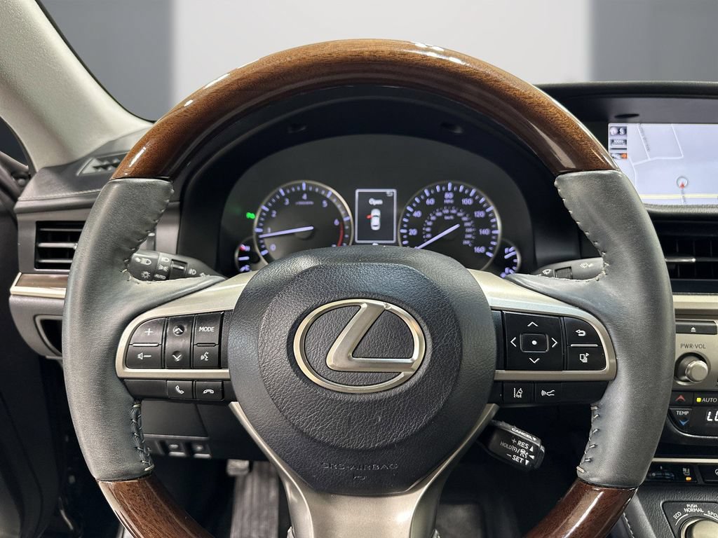 Used 2018 Lexus ES 350 w/ Luxury Package w/Wood Trim FWD image 22