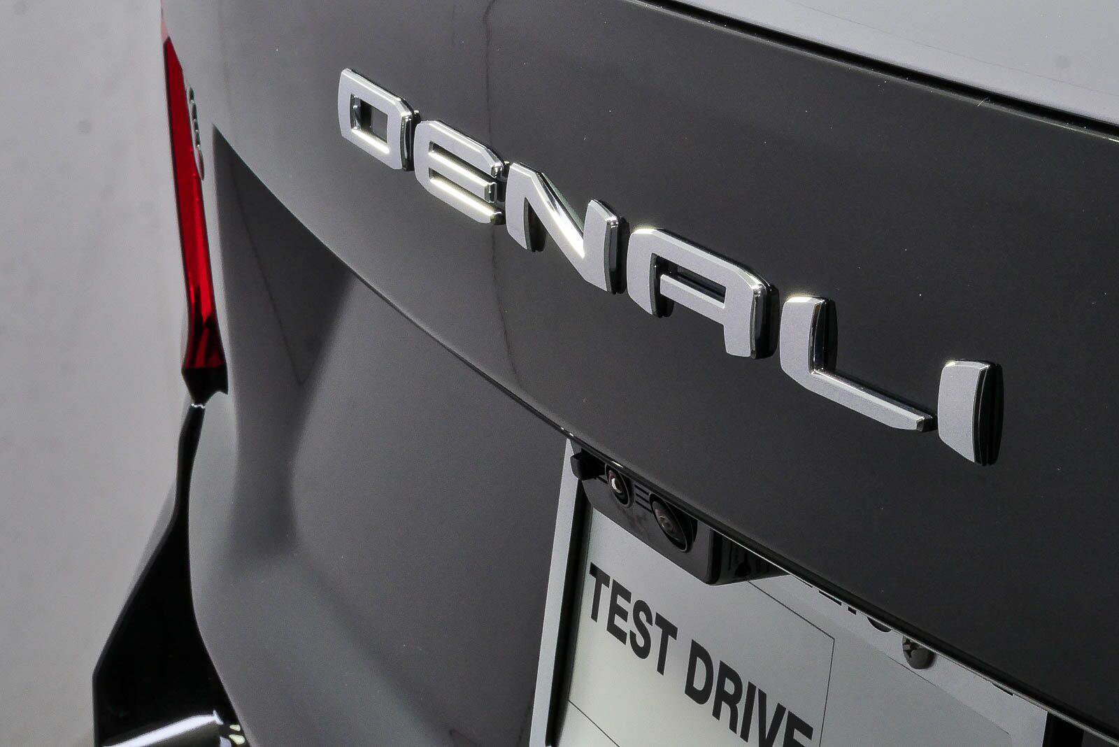 New 2026 GMC Yukon XL Denali w/ Denali Reserve Package AWD/4WD image 39