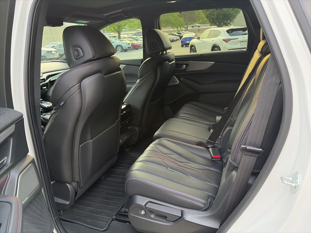 Used 2025 Acura MDX A-Spec AWD/4WD image 10
