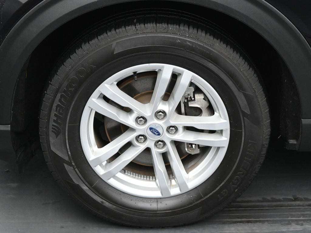 Used 2022 Ford Explorer XLT w/ Equipment Group 202A image 28