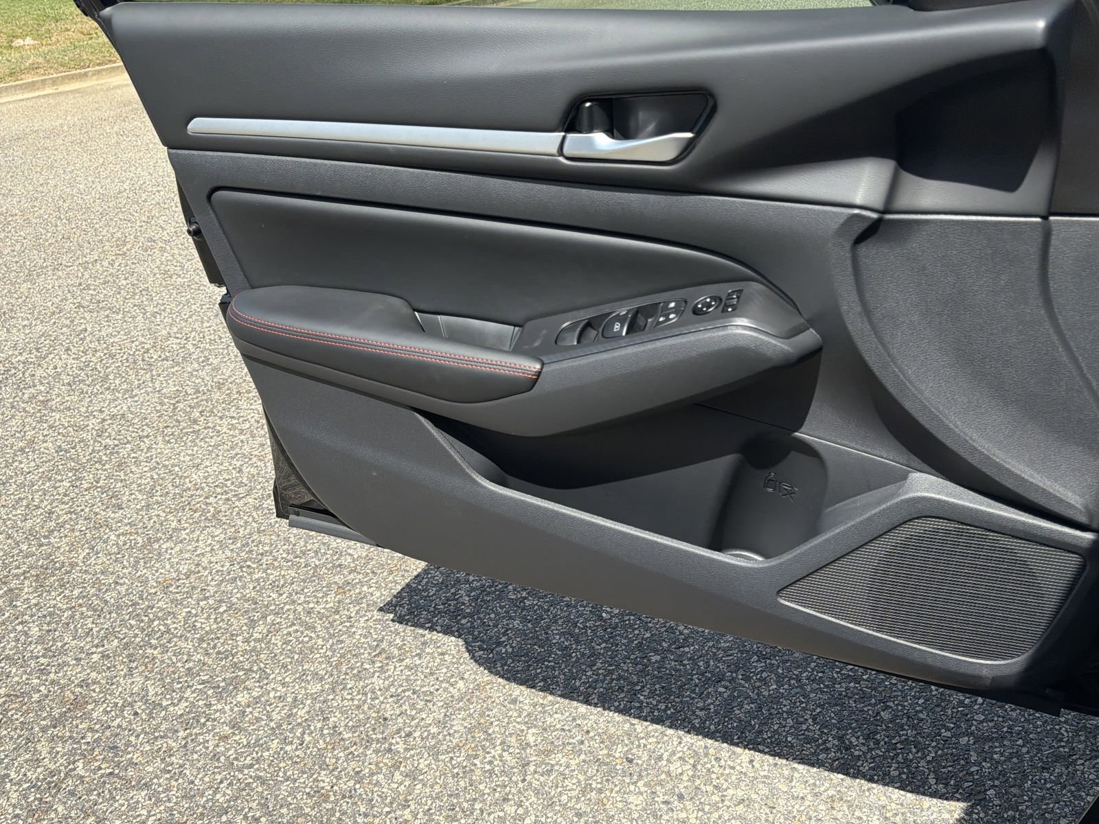 New 2026 Nissan Altima 2.5 SR FWD image 16