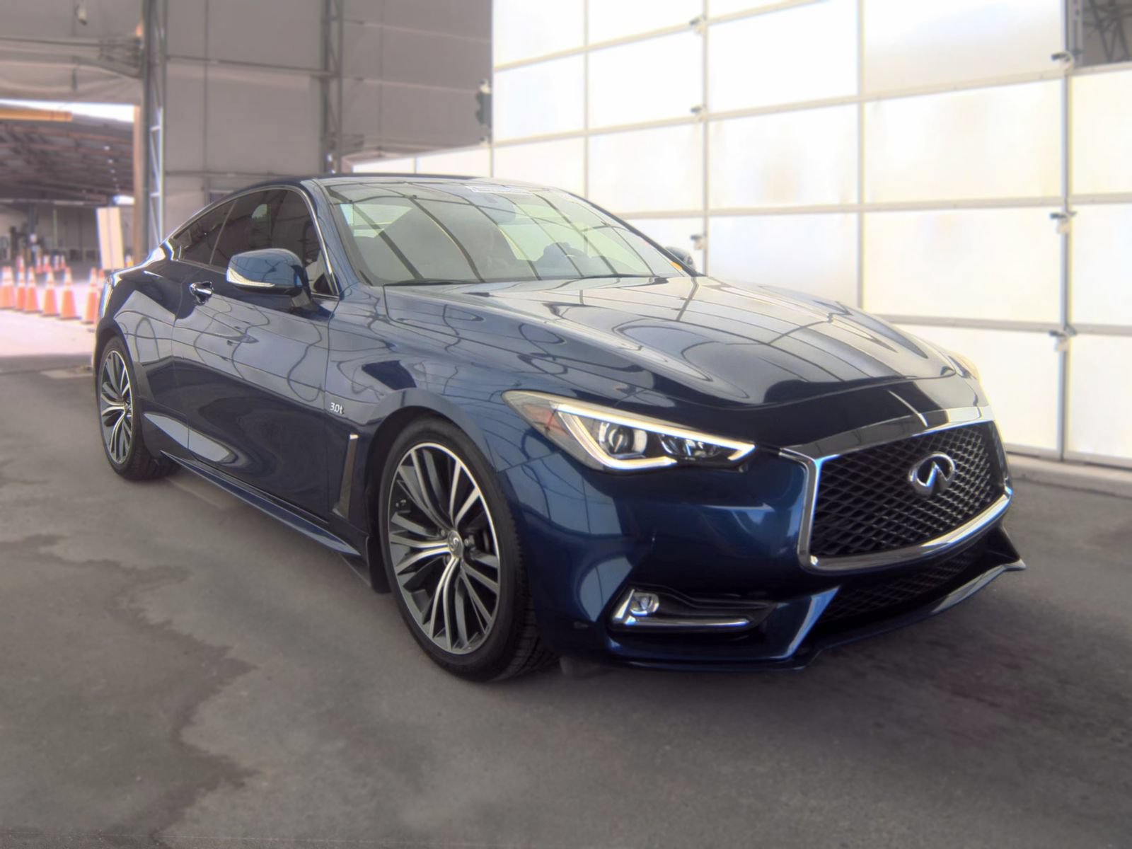 Used 2017 INFINITI Q60 3.0t w/ Premium Plus Package 3.0T RWD image 4
