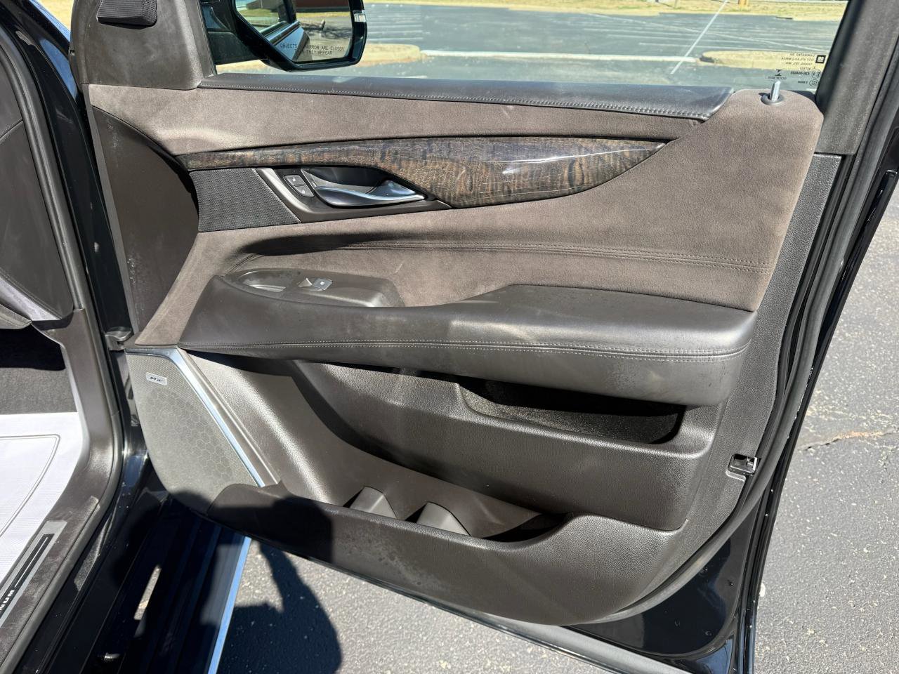 Used 2015 Cadillac Escalade Platinum AWD/4WD image 28