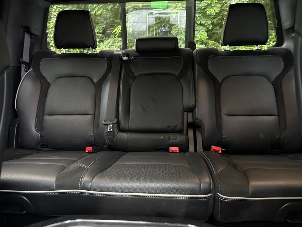 Used 2019 RAM 1500 Laramie AWD/4WD image 23