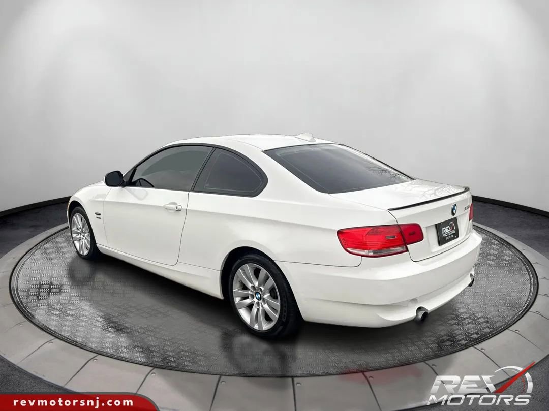 Used 2010 BMW 335i xDrive Coupe image 3