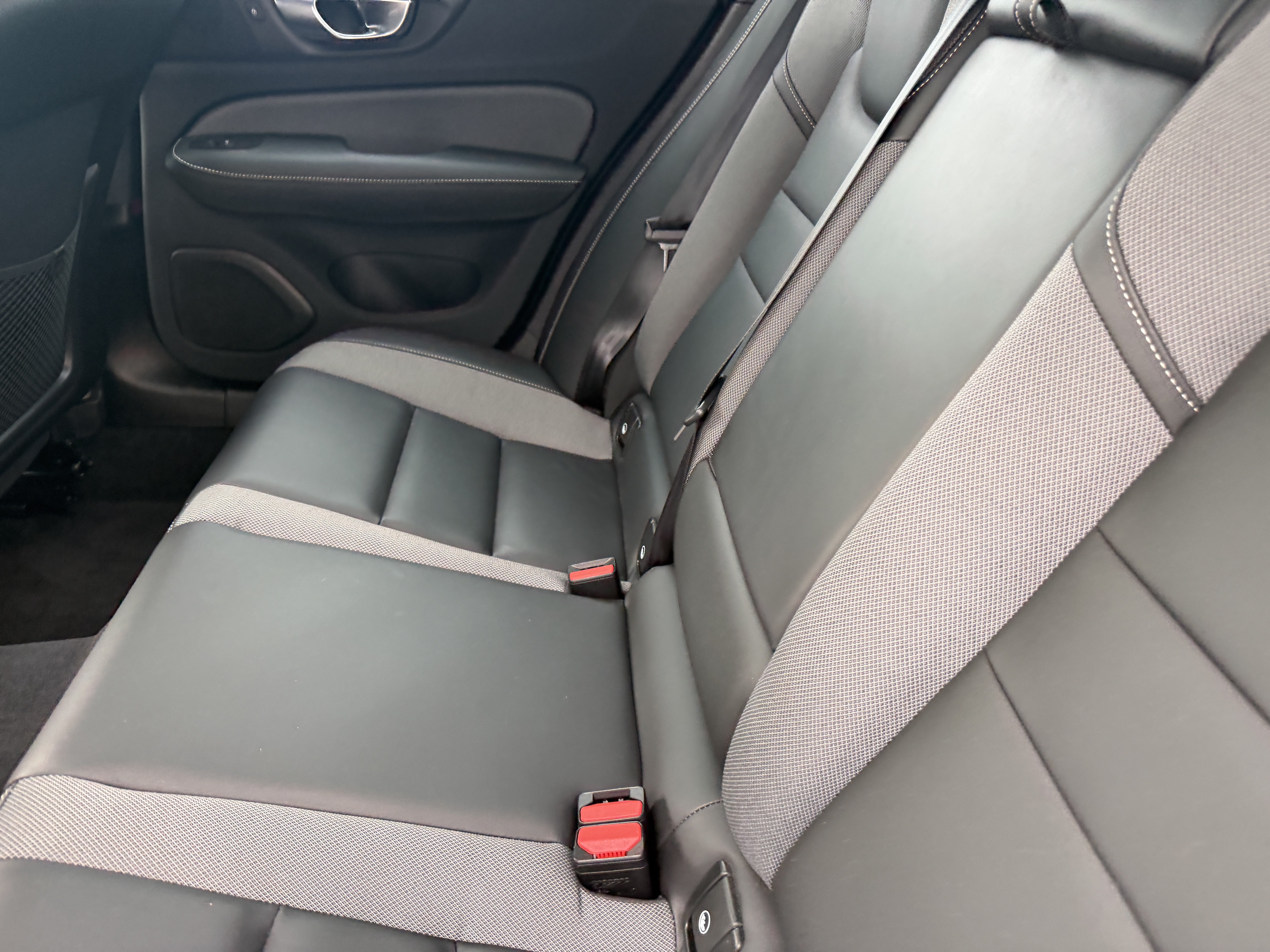 Certified 2024 Volvo S60 B5 Plus w/ Protection Package Premier FWD image 14