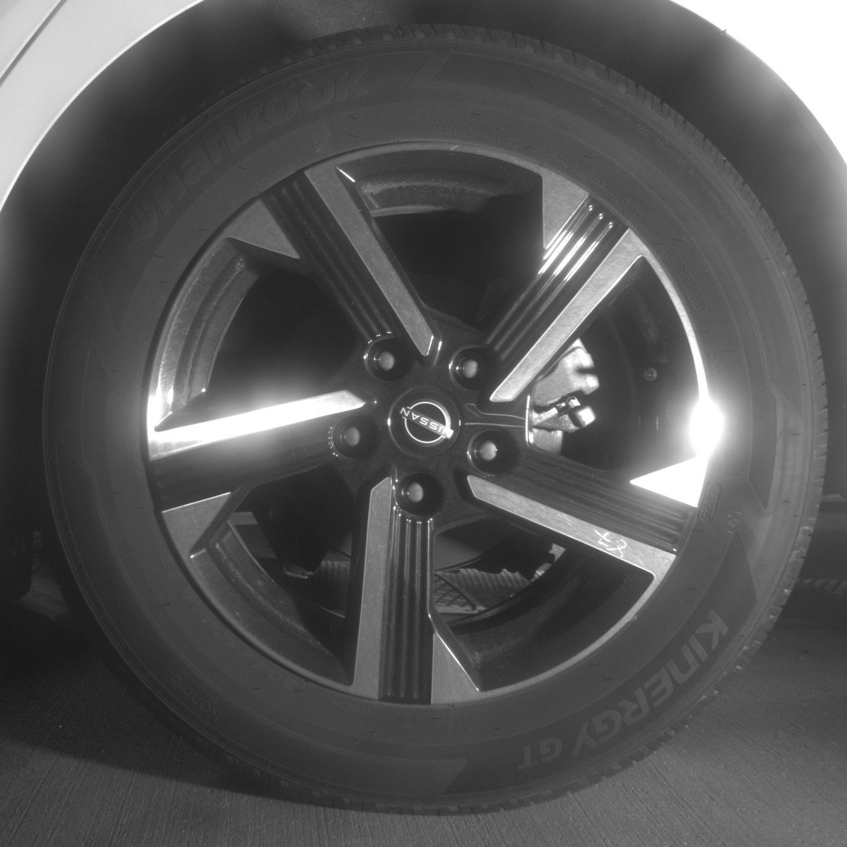 Used 2025 Nissan Sentra SV FWD image 14