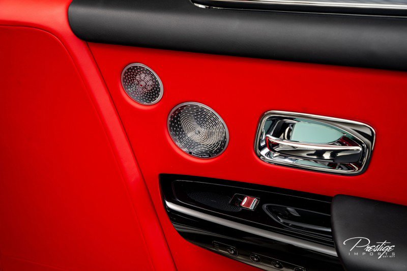 Used 2024 Rolls-Royce Phantom Sedan image 37