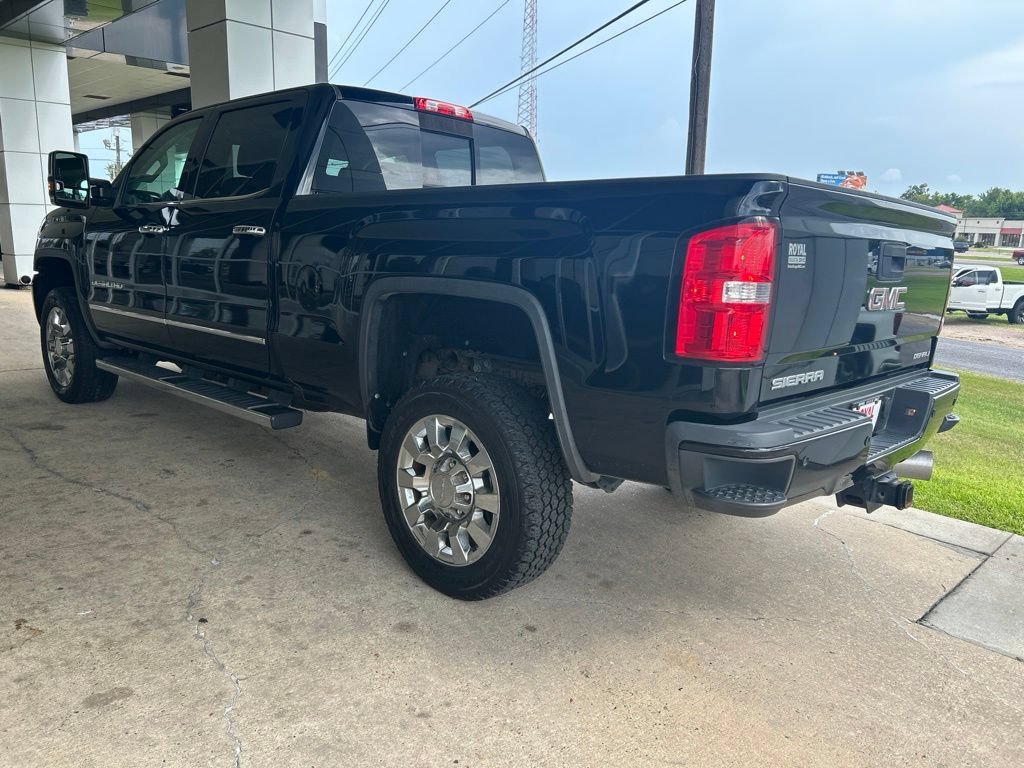 Used 2018 GMC Sierra 2500 Denali w/ Duramax Plus Package AWD/4WD image 5