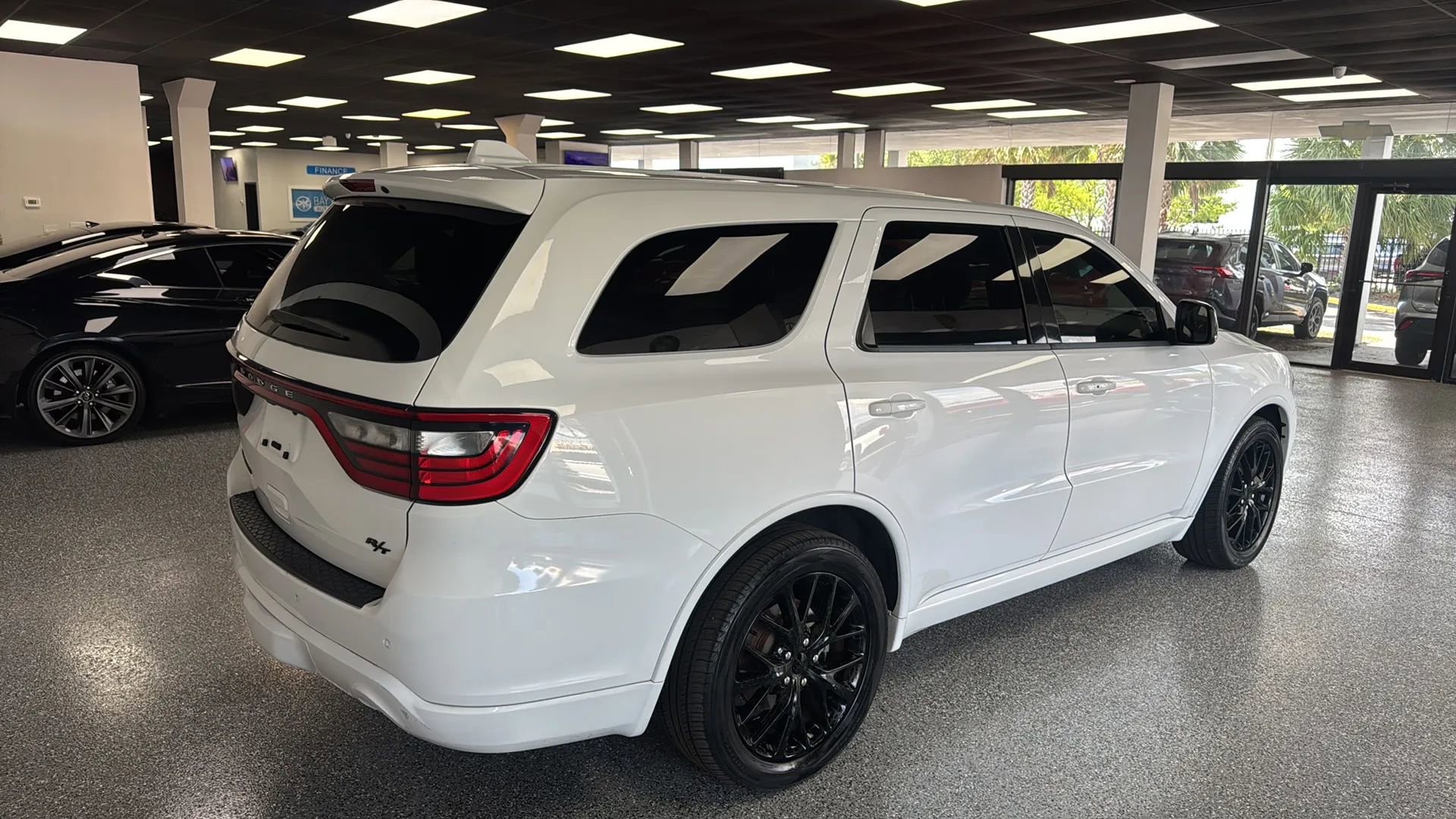 Used 2015 Dodge Durango R/T w/ Technology Group RWD image 7