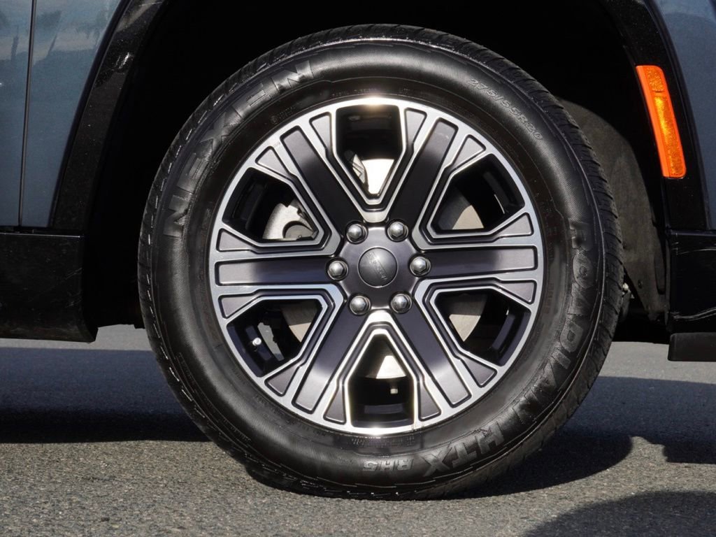 Certified 2024 Jeep Wagoneer Series II image 9