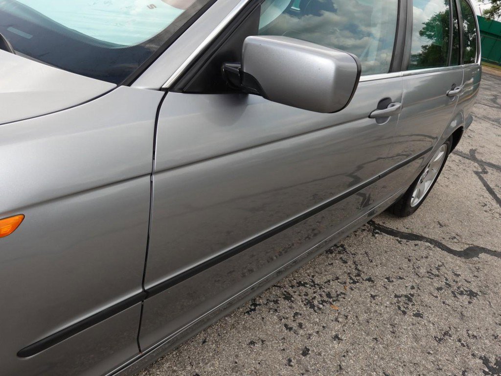 Used 2004 BMW 325i Wagon image 9