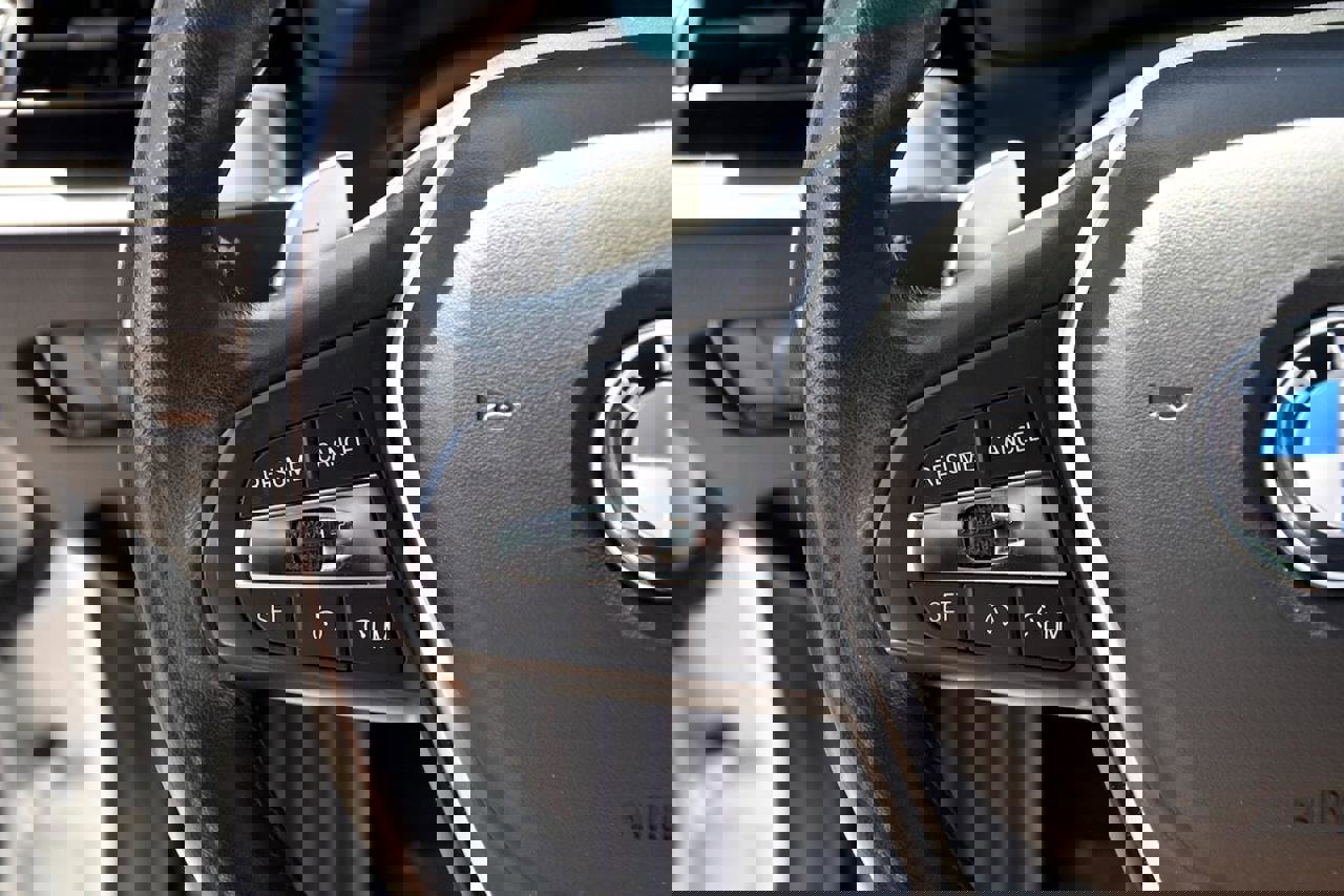 Used 2022 BMW 330i Sedan w/ Premium Package 2 image 21