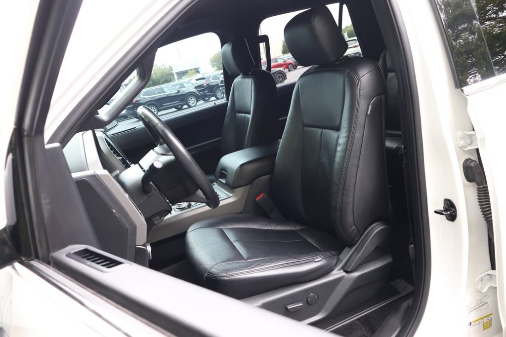 Used 2020 Ford Expedition XLT AWD/4WD image 35