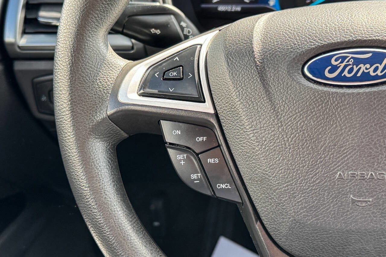 Used 2015 Ford Fusion SE image 27