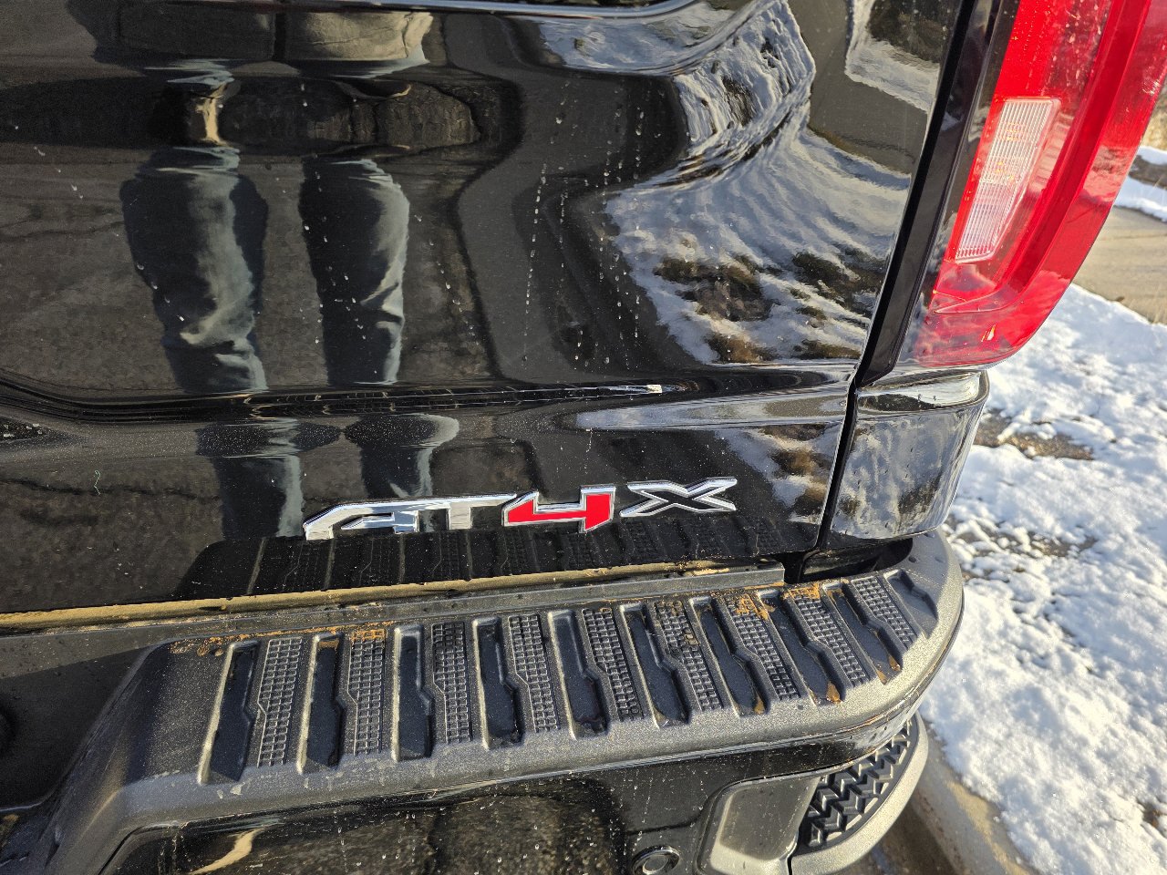 Used 2025 GMC Sierra 1500 AT4X image 5
