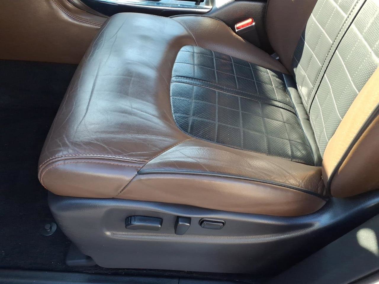 Used 2020 Nissan Armada Platinum w/ Platinum Reserve Package image 6