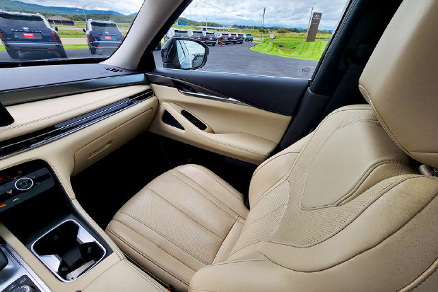 Used 2022 INFINITI QX60 Luxe w/ Cargo Package AWD/4WD image 12