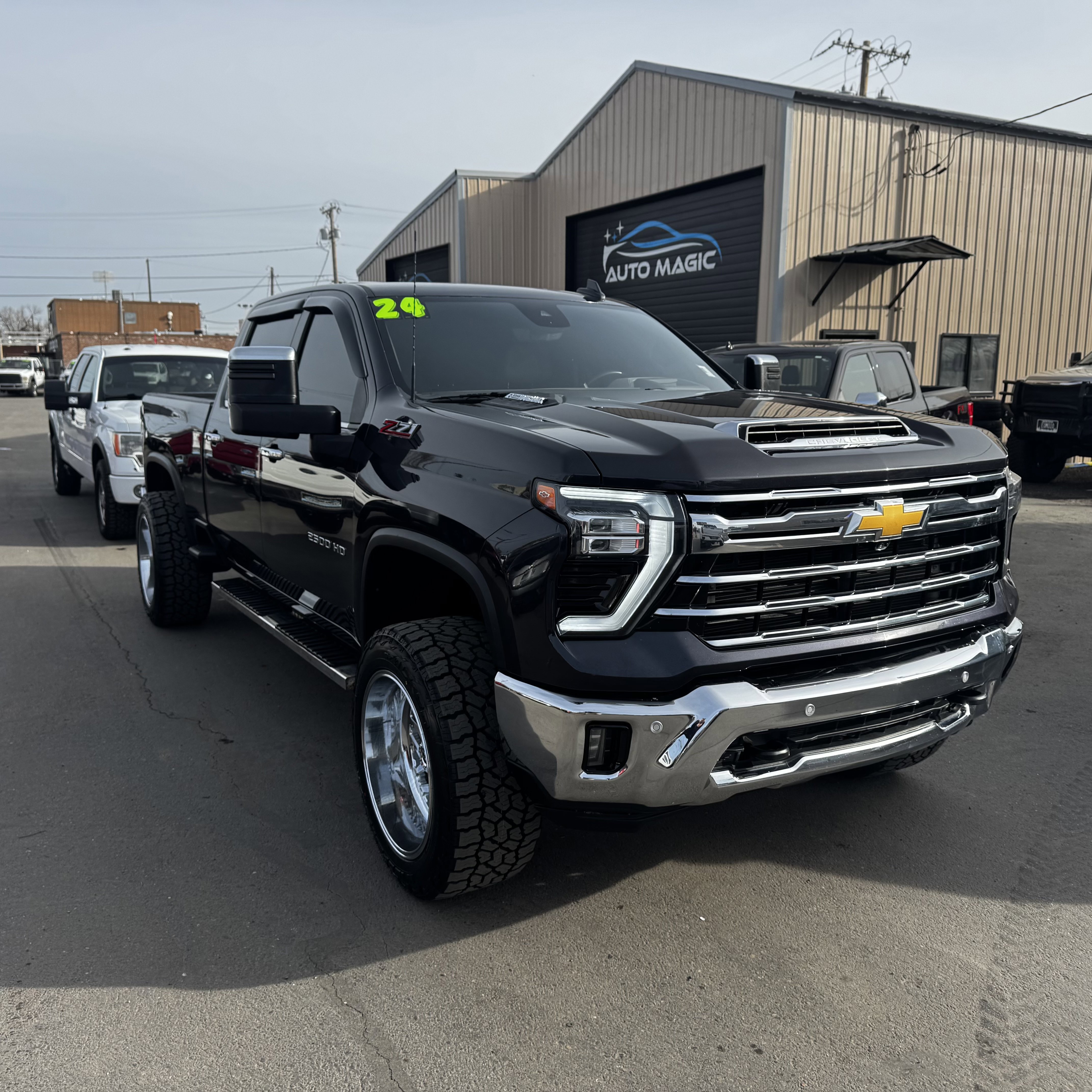 Used 2024 Chevrolet Silverado 2500 LTZ w/ LTZ Convenience Package image 1