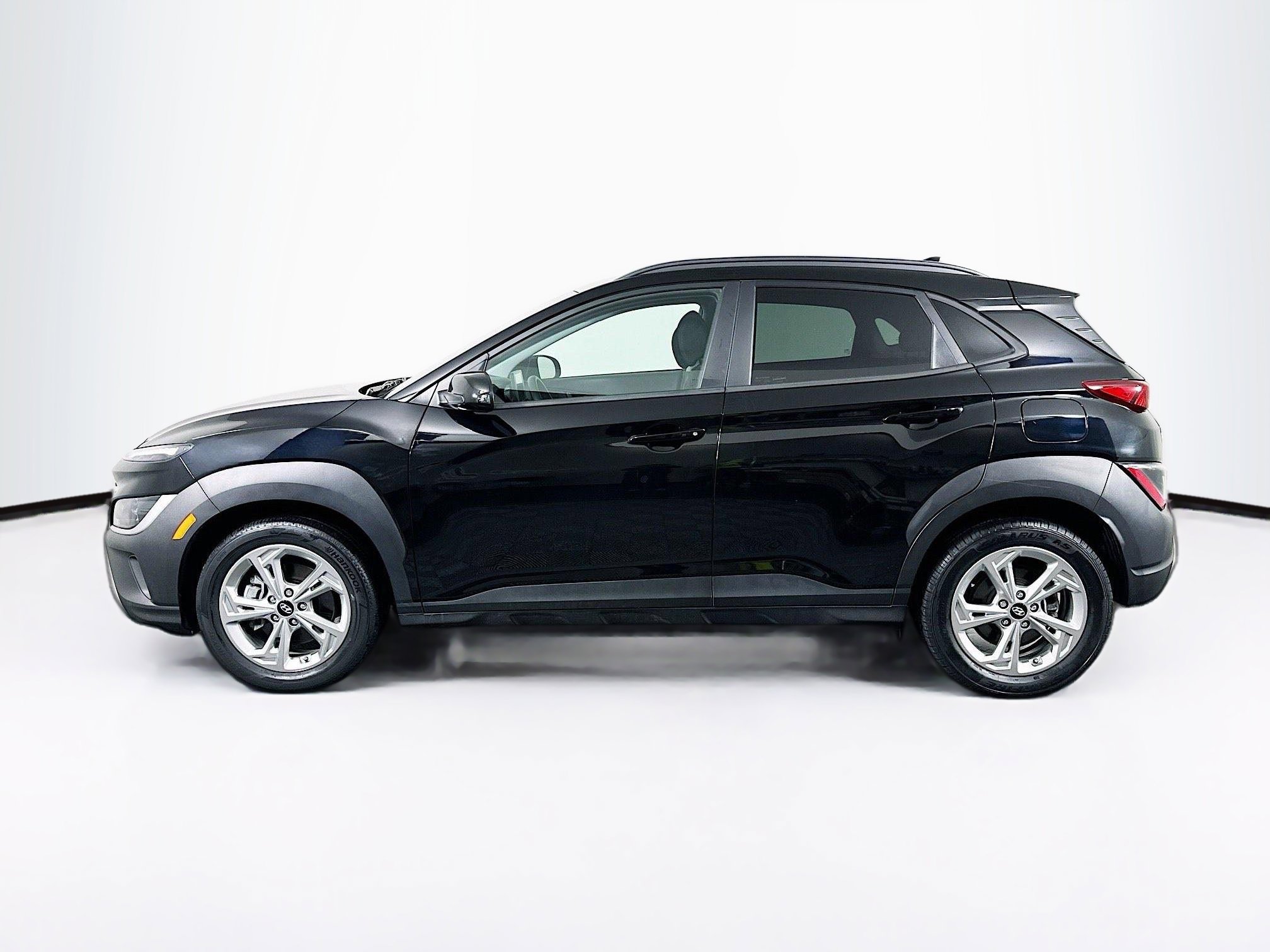 Used 2023 Hyundai Kona SEL w/ Cargo Package image 4