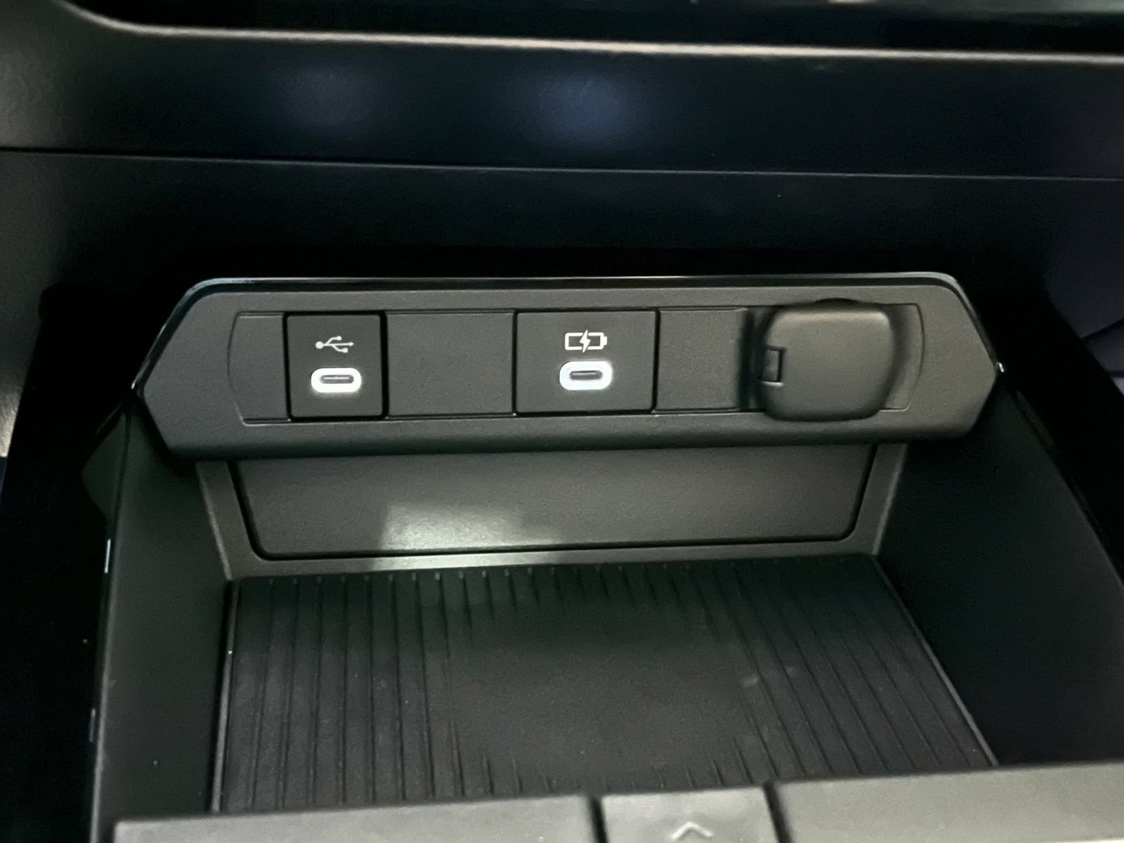 New 2026 Toyota Prius Plug-In Hybrid FWD image 28