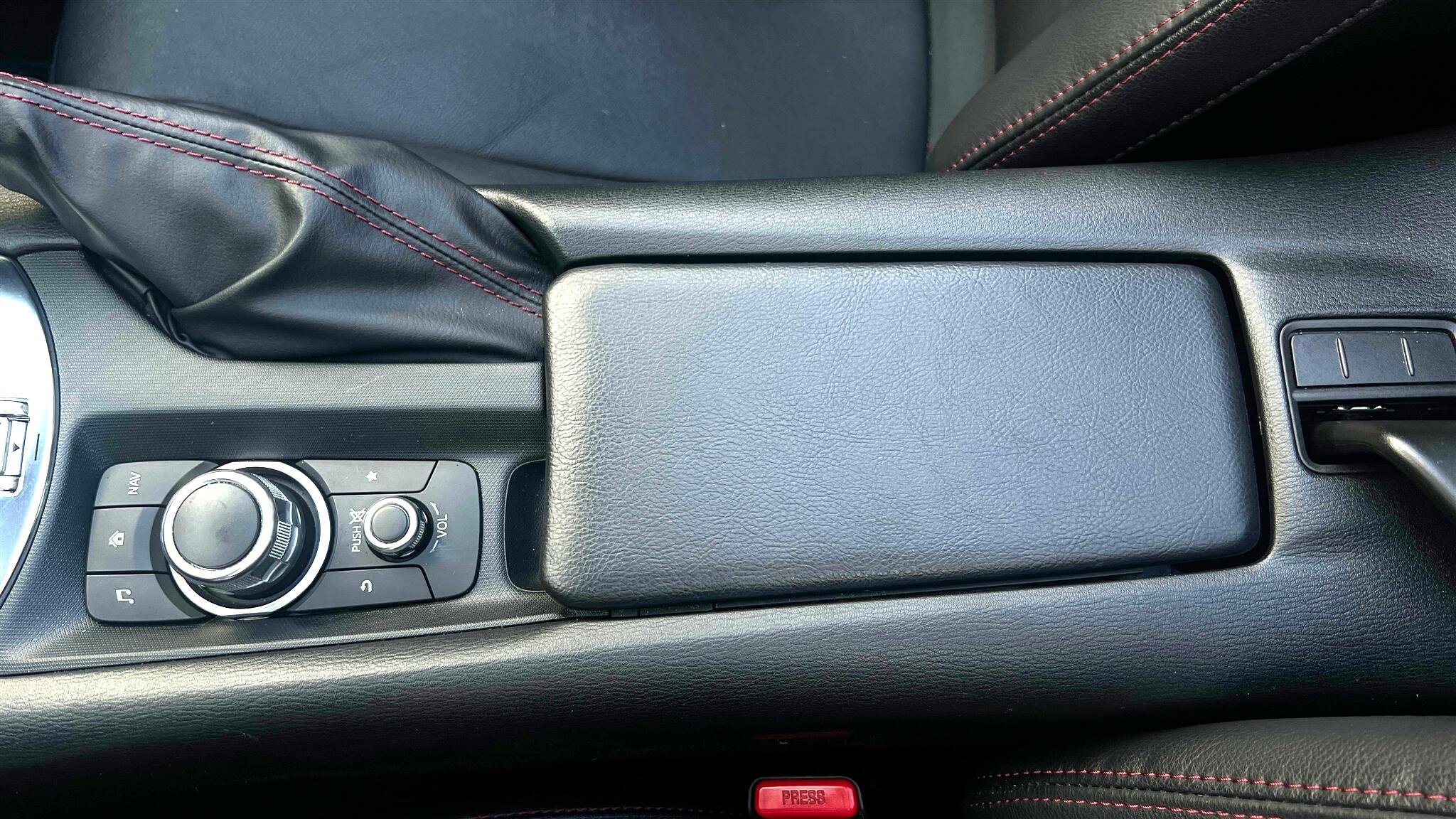 Used 2018 MAZDA MX-5 Miata Grand Touring image 13