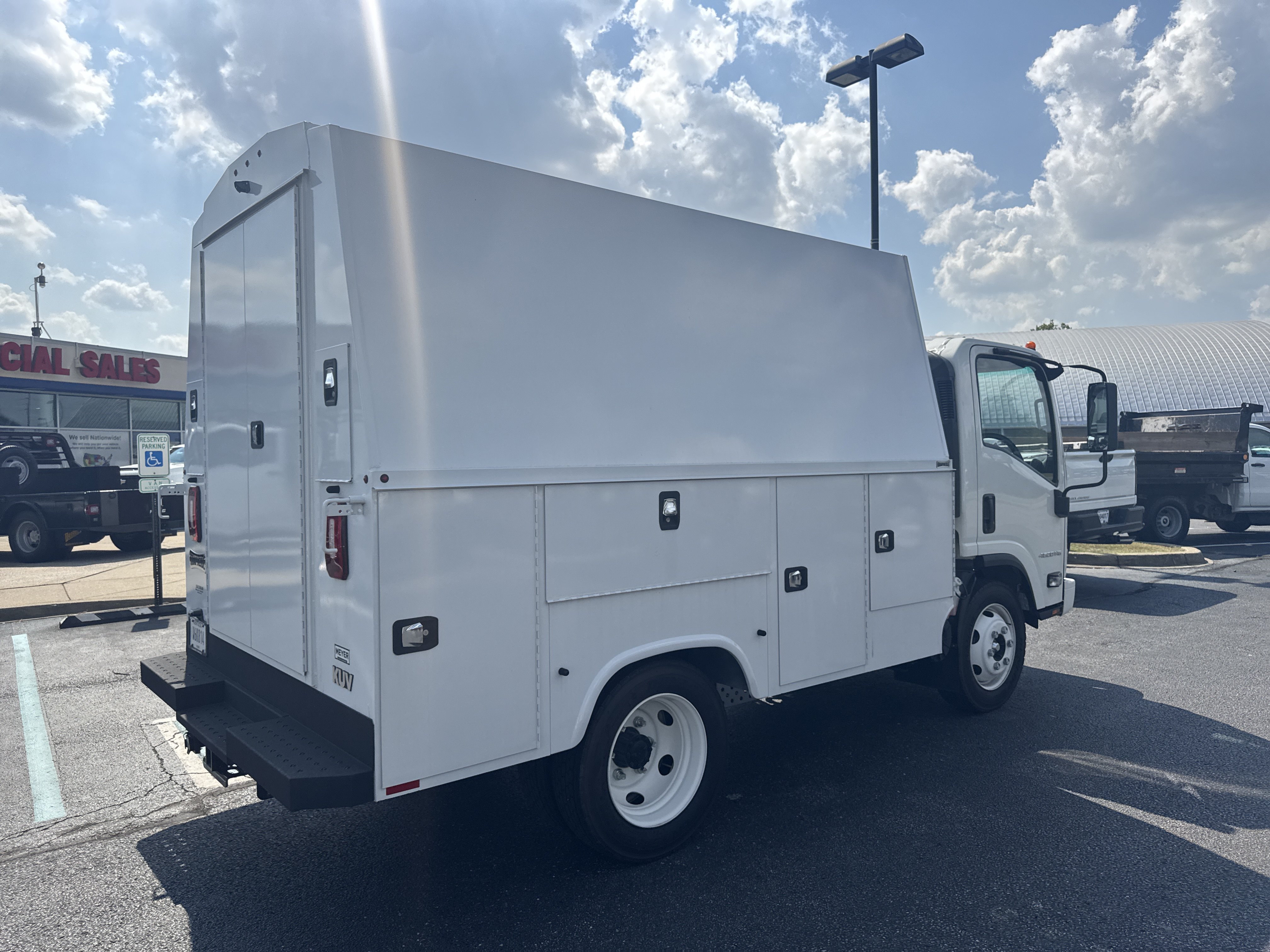 Used 2024 Chevrolet Low Cab Forward RWD image 3
