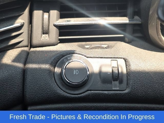 Used 2016 Chevrolet Malibu LTZ FWD image 16