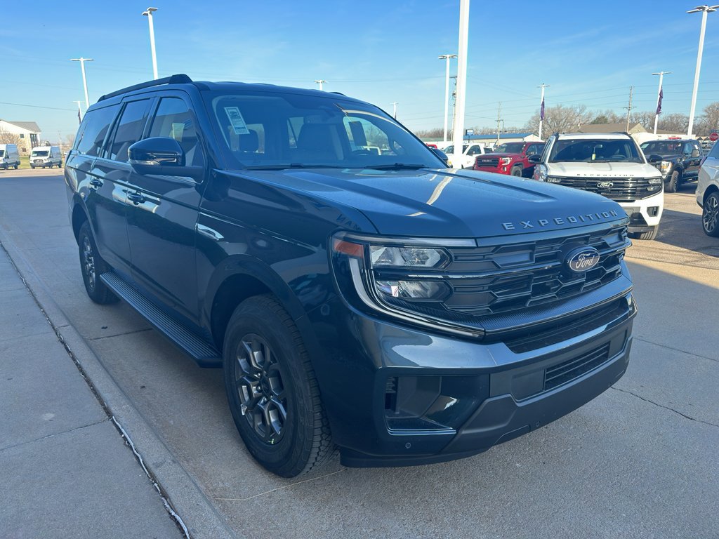 New 2026 Ford Expedition Max Active AWD/4WD image 2