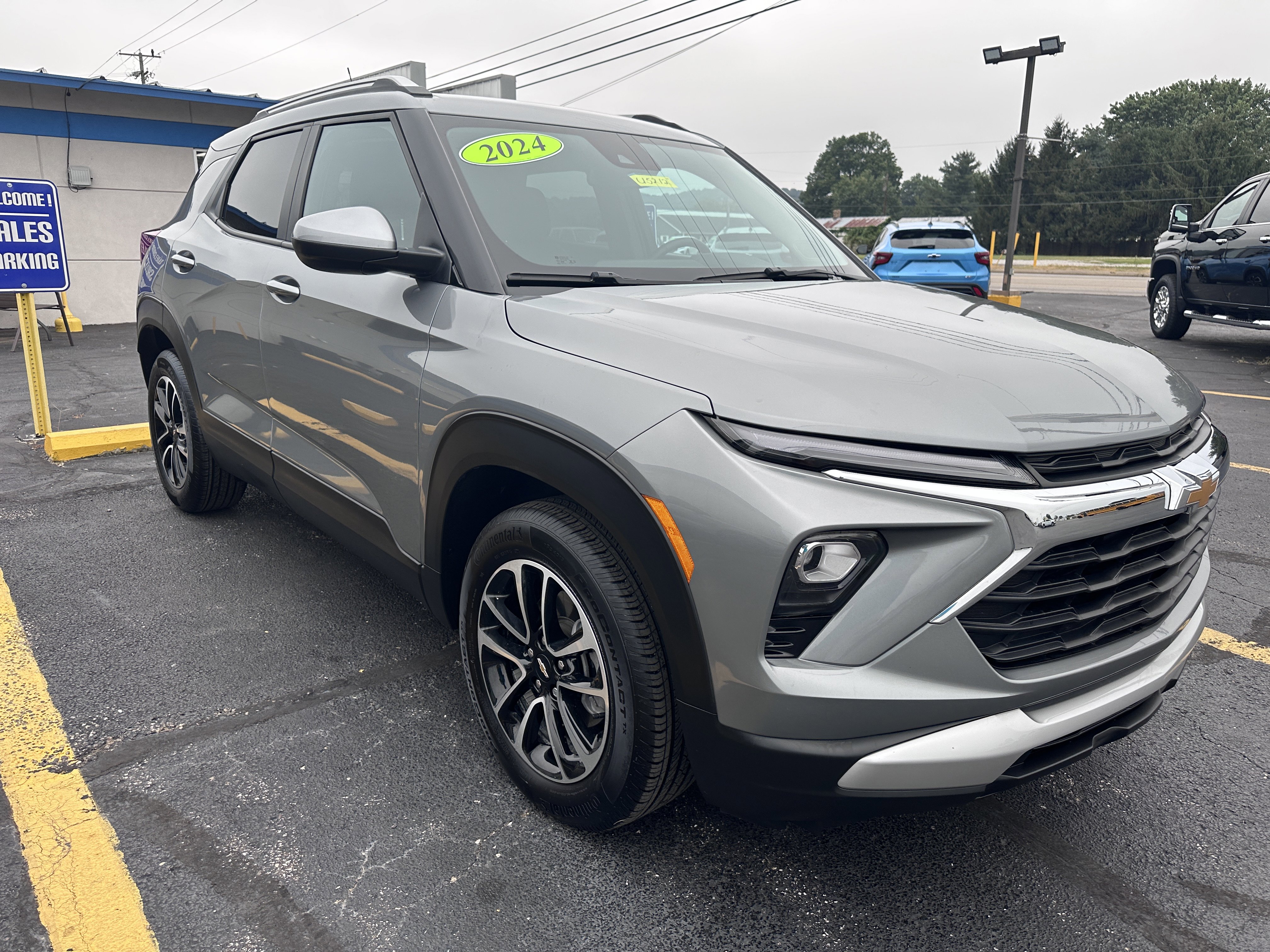 Used 2024 Chevrolet TrailBlazer LT w/ Convenience Package image 2