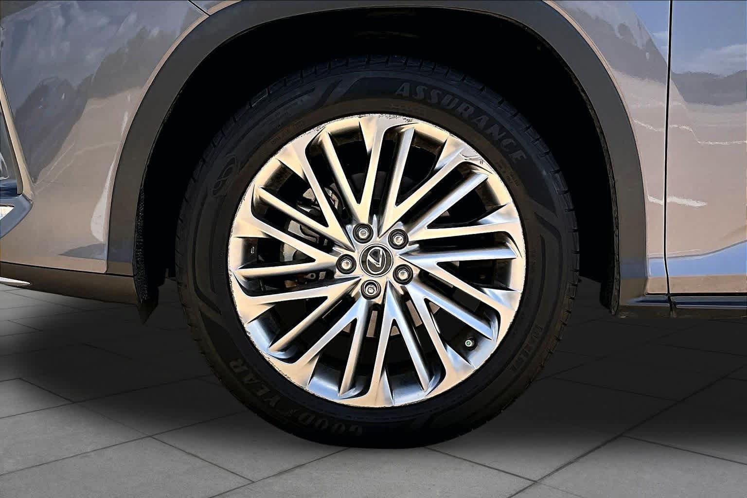 Used 2020 Lexus RX 450h AWD w/ Luxury Package image 11