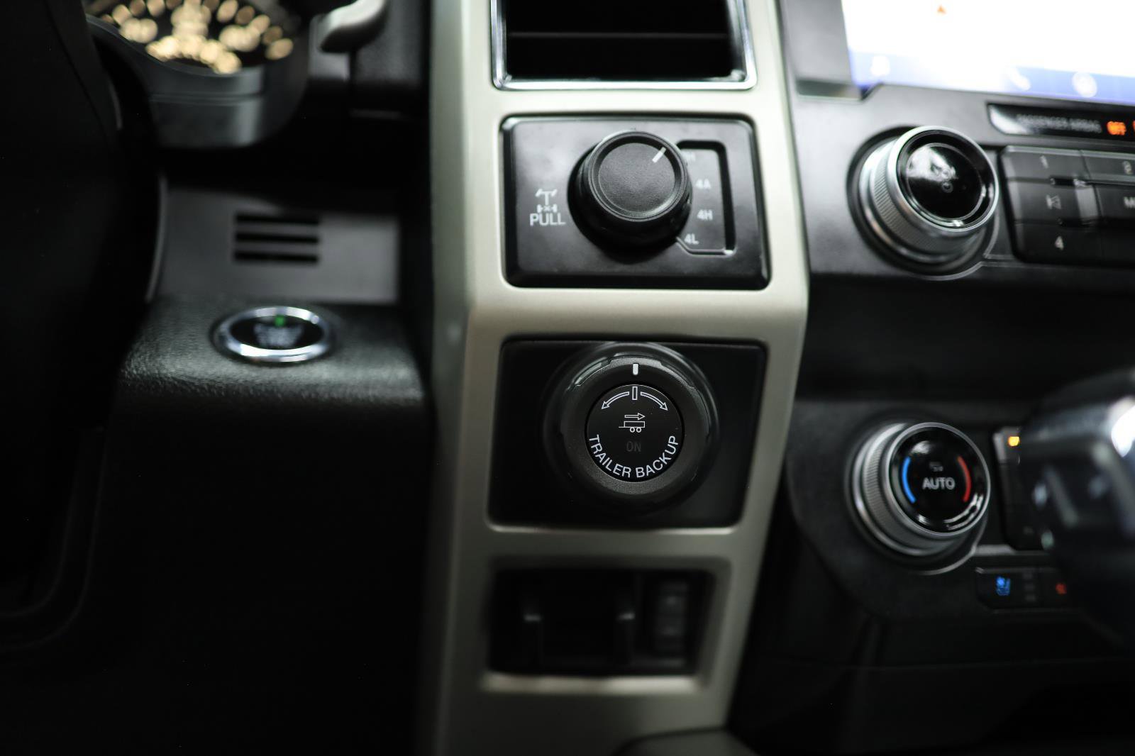 Used 2020 Ford F150 Lariat w/ Equipment Group 502A Luxury image 35