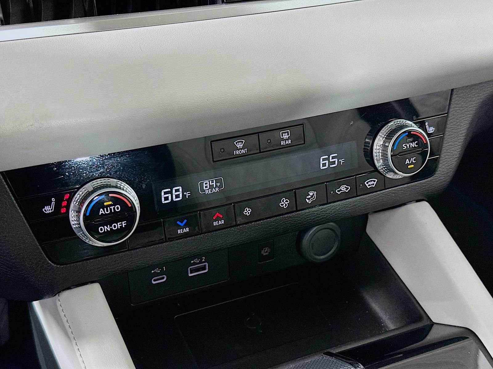 Used 2024 Mitsubishi Outlander SEL Black Edition image 17