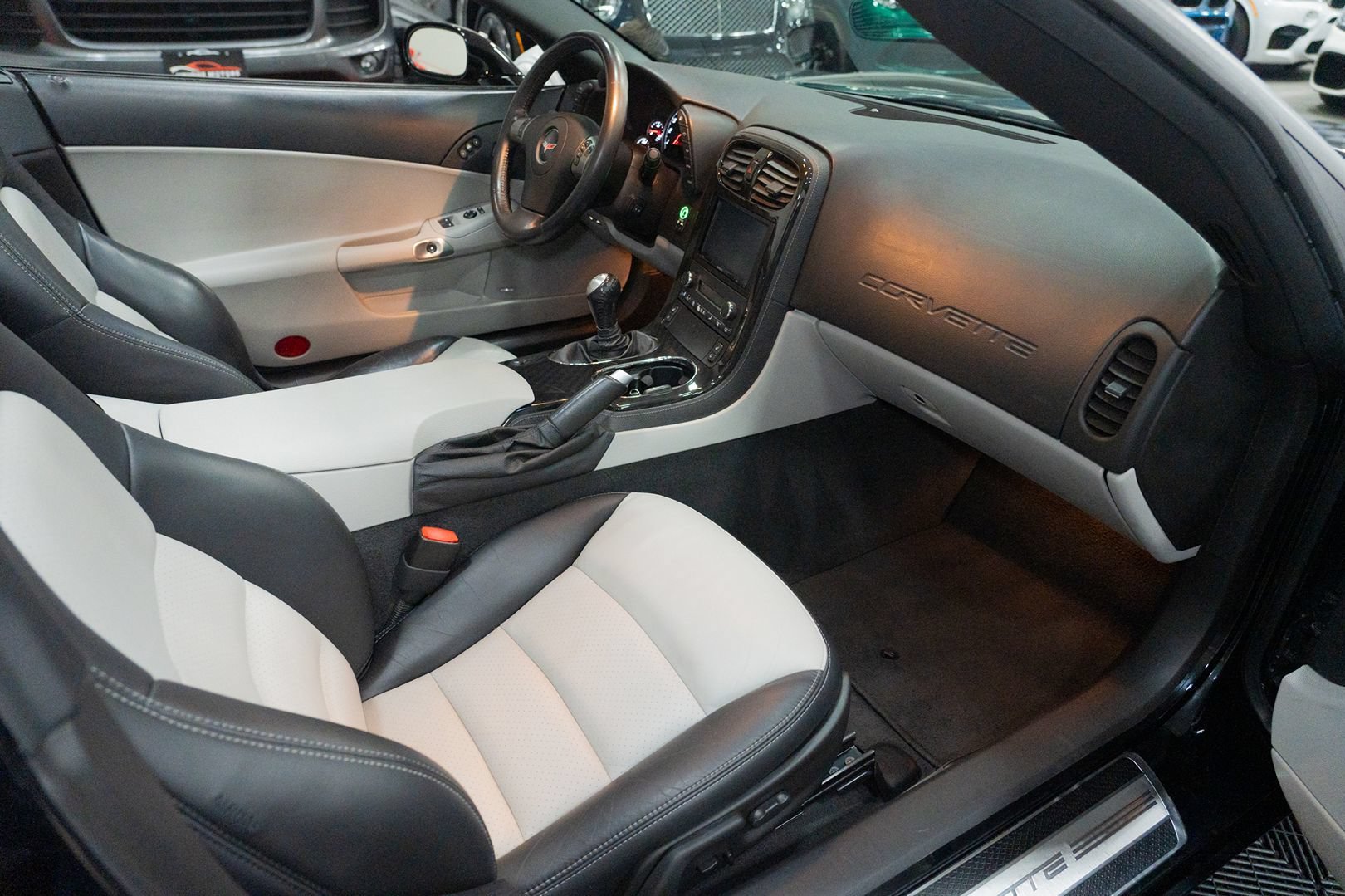 Used 2010 Chevrolet Corvette Grand Sport w/ Preferred Equipment Group RWD image 28